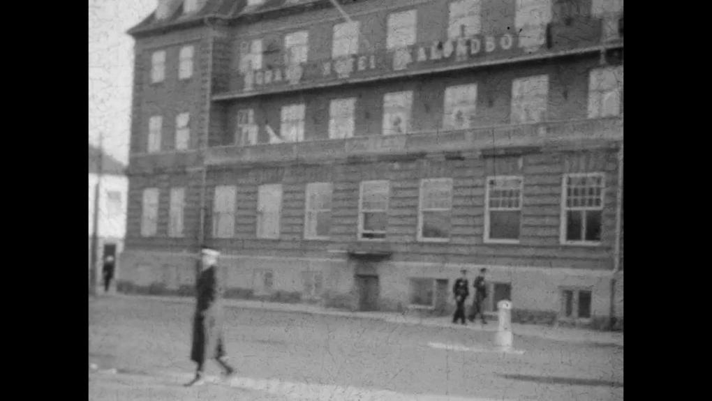 Flygtningelejr på Grand Hotel